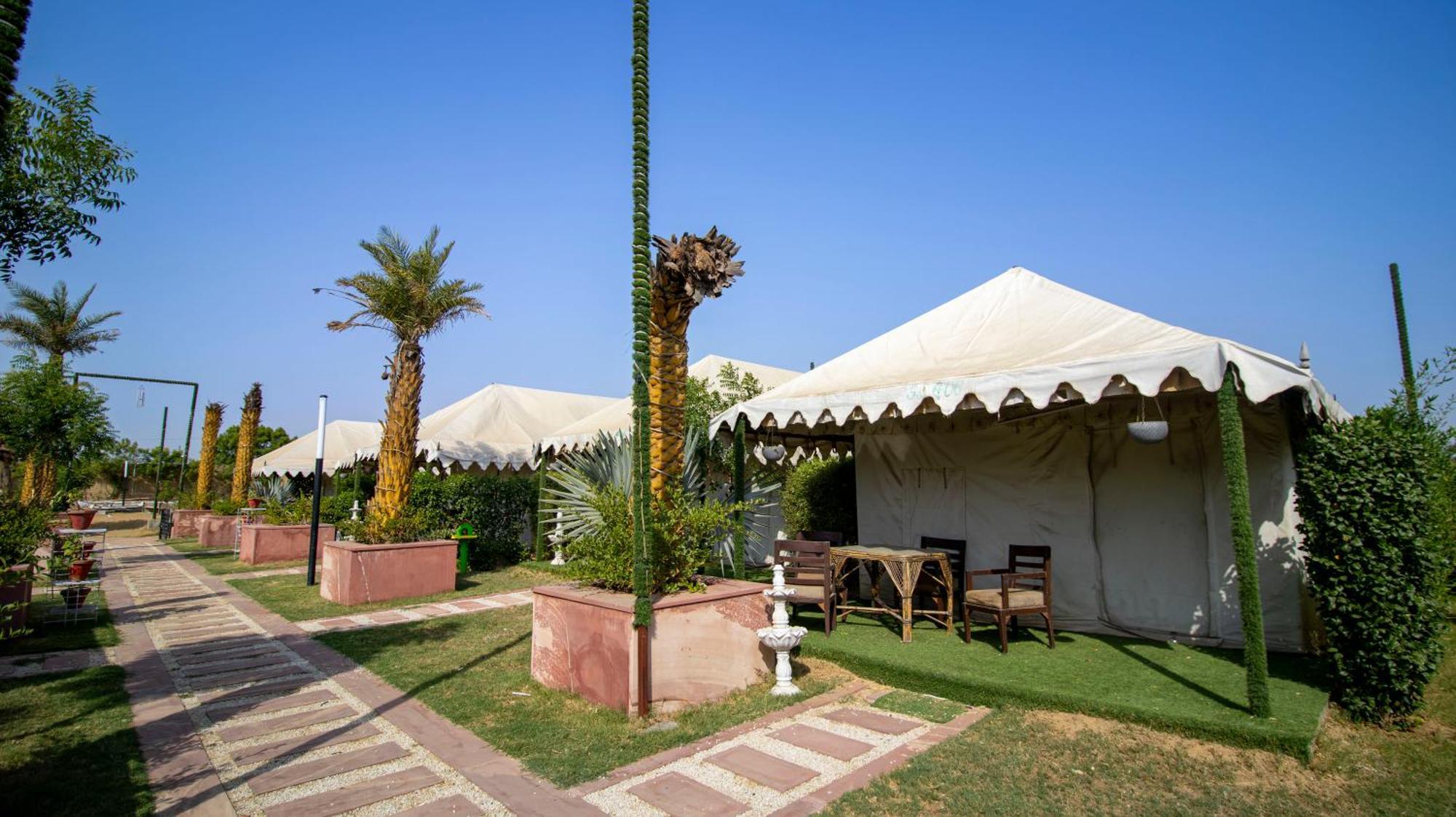 Elegance Resort Вриндавана Экстерьер фото