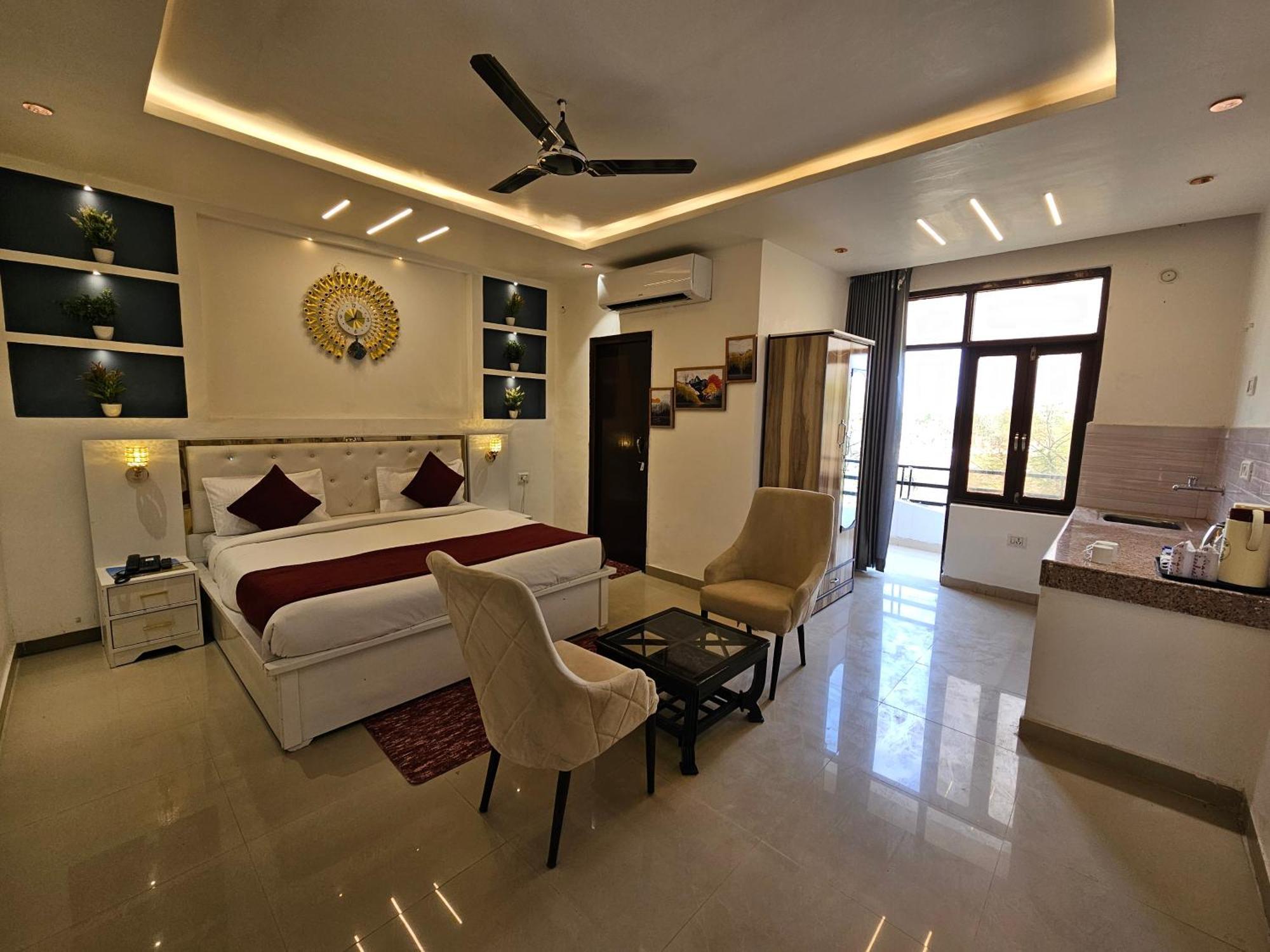 Elegance Resort Вриндавана Экстерьер фото