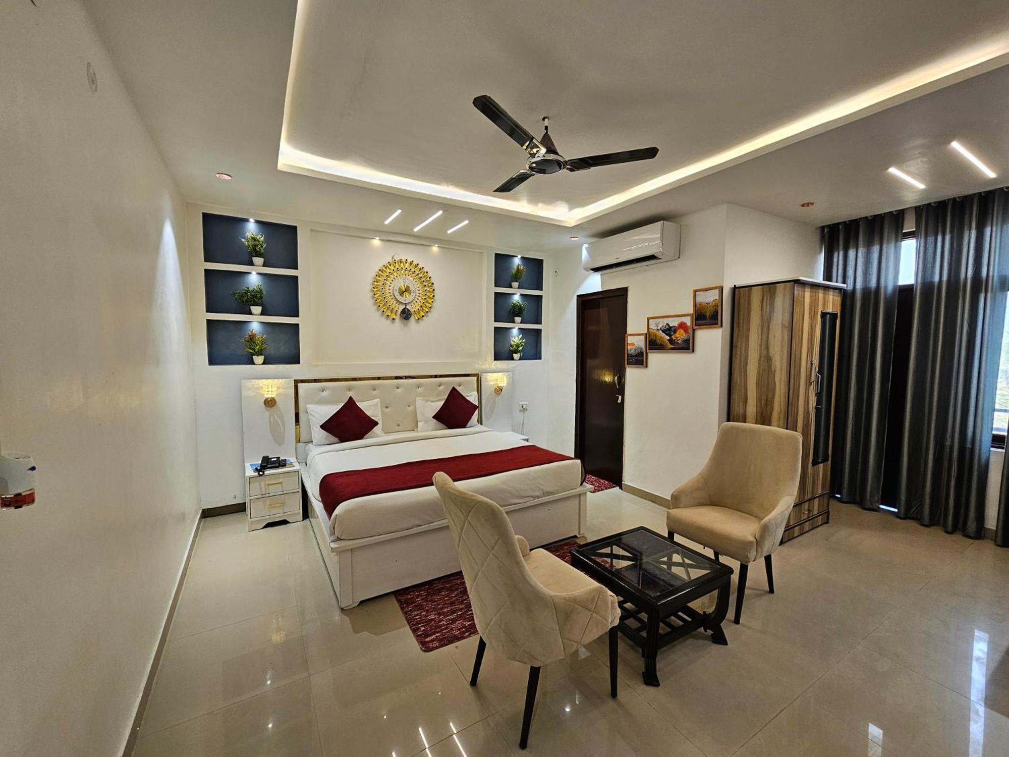 Elegance Resort Вриндавана Экстерьер фото